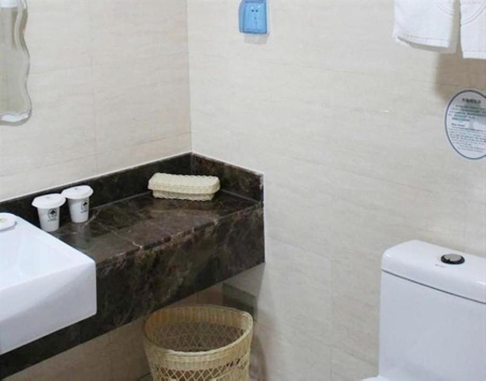 Greentree Inn Shandong Qingdao Wuyishan Road Jiashike Shopping Center Business Hotel Екстериор снимка