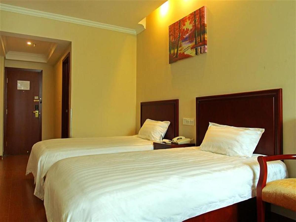 Greentree Inn Shandong Qingdao Wuyishan Road Jiashike Shopping Center Business Hotel Екстериор снимка